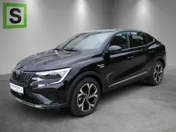 Schwarz (onyx schwarz metallic) Neu 2024 Renault Arkana Techno SUV | 36.470 €