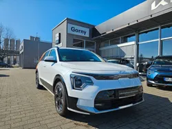 (swp) snow white pearl Gebraucht 2023 Kia e-Niro 2 SUV | 31.399 € (Fairer Preis)