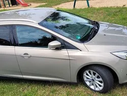Beige Gebraucht 2015 Ford Focus Titanium Limousine | 5.300 € (Guter Preis)