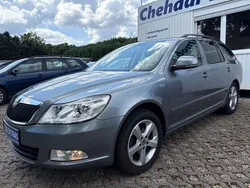 Grau Gebraucht 2012 Skoda Octavia Family Kombi | 7.400 € (Fairer Preis)