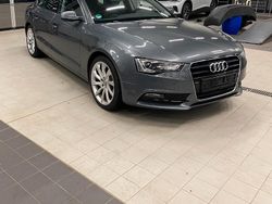 Grau Gebraucht 2011 Audi A5 Sportback Kleinwagen | 13.500 € (Teuer)