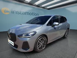 Grau Gebraucht 2024 BMW 218 Active Tourer Van / Kleinbus | 31.999 € (Fairer Preis)