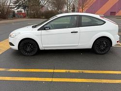 Weiß Gebraucht 2009 Ford Focus Limousine | 1.200 € (Guter Preis)