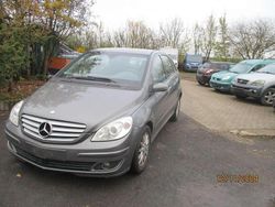 Mountaingrau met. Gebraucht 2008 Mercedes B180 Edition Van / Kleinbus | 800 € (Etwas zu teuer)