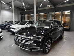 Deep black perleffekt (metallic) Gebraucht 2019 VW Touareg Highline SUV | 40.990 € (Guter Preis)