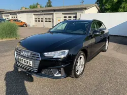 Brillantschwarz Gebraucht 2019 Audi A4 S-Line Kombi | 20.990 € (Superpreis)