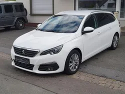 Weiß Gebraucht 2021 Peugeot 308 Kombi | 16.490 € (Fairer Preis)