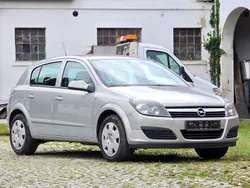 Grau Gebraucht 2006 Opel Astra Limousine | 2.199 € (Fairer Preis)