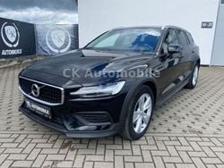 Onyx black / metallic Gebraucht 2020 Volvo V60 CC Pro Kombi | 26.900 € (Superpreis)