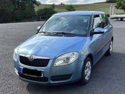 Grau Gebraucht 2009 Skoda Fabia Ambiente Kleinwagen | 2.800 € (Fairer Preis)