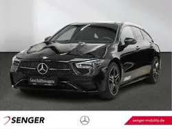 Schwarz Gebraucht 2025 Mercedes CLA200 Shooting Brake AMG Kombi | 41.985 €