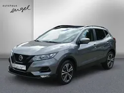 Dark grey metallic Gebraucht 2018 Nissan Qashqai Tekna SUV | 17.889 € (Etwas zu teuer)