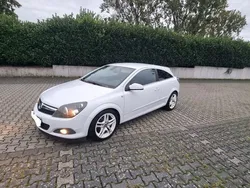 Weiß Gebraucht 2009 Opel Astra GTC Edition Limousine | 3.200 € (Guter Preis)