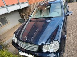 Gebraucht 2003 Mercedes 220 Kombi | 1.800 €