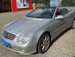 Silber Gebraucht 2003 Mercedes CLK320 Elegance Cabrio | 13.900 € (Teuer)