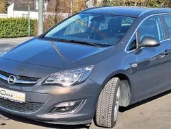 Grau Gebraucht 2015 Opel Astra Exklusiv Kombi | 12.190 € (Teuer)