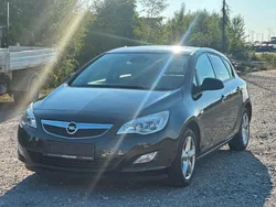 Schwarz Gebraucht 2012 Opel Astra Limousine | 3.800 € (Guter Preis)