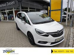 Weiss Gebraucht 2017 Opel Zafira Innovation Van / Kleinbus | 16.950 € (Fairer Preis)