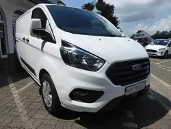 Weiß (frostweiß) Gebraucht 2023 Ford Transit Custom Trend Limousine | 22.990 €