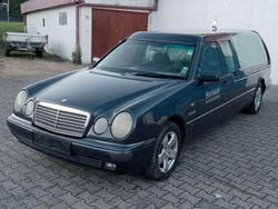 Blau Gebraucht 1999 Mercedes E290 Classic Limousine | 3.300 €