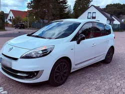 Weiß Gebraucht 2012 Renault Grand Scénic III Bose Edition Van / Kleinbus | 5.700 € (Fairer Preis)