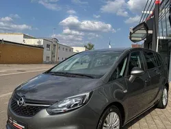 Grau Gebraucht 2018 Opel Zafira Tourer Van / Kleinbus | 14.990 € (Guter Preis)