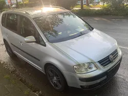 Grau Gebraucht 2006 VW Touran Van / Kleinbus | 1.000 € (Superpreis)
