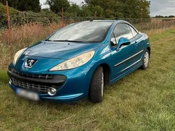 Blau Gebraucht 2007 Peugeot 207 CC Cabrio | 1.300 €
