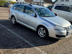 Grau Gebraucht 2007 VW Golf V Trendline Kombi | 3.150 € (Fairer Preis)