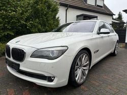 Weiß Gebraucht 2010 BMW 740L Limousine | 16.990 € (Guter Preis)