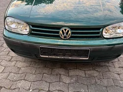 Grün Gebraucht 2002 VW Golf IV Kleinwagen | 1.900 €