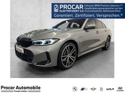 Grau Gebraucht 2024 BMW 330e M Sport Limousine | 43.900 € (Fairer Preis)