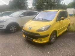 Gelb Gebraucht 2007 Peugeot 1007 Kleinwagen | 1.490 € (Guter Preis)
