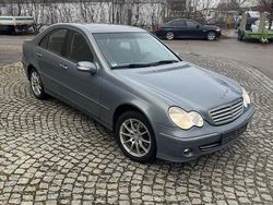 Silber Gebraucht 2004 Mercedes C240 Limousine | 1.200 €