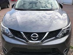 Grau Gebraucht 2016 Nissan Qashqai Tekna SUV | 12.000 € (Guter Preis)
