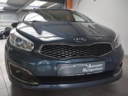Blau Gebraucht 2018 Kia Ceed Sportswagon DREAM-TEAM Edition Kombi | 11.980 € (Fairer Preis)