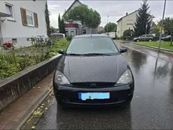 Gebraucht 2000 Ford Focus Ambiente Limousine | 800 € (Guter Preis)