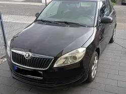 Schwarz Gebraucht 2014 Skoda Fabia Ambition Kleinwagen | 3.000 € (Teuer)