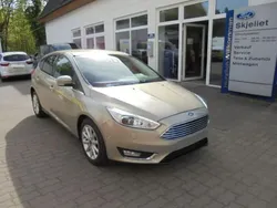 Grau Gebraucht 2016 Ford Focus Titanium Limousine | 11.850 € (Fairer Preis)