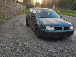 Grün Gebraucht 1998 VW Golf IV Limousine | 1.250 € (Fairer Preis)