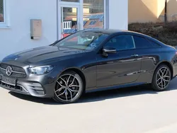 Grau Gebraucht 2020 Mercedes E220 AMG line Coupé | 40.900 € (Etwas zu teuer)