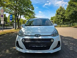 Weiß Gebraucht 2018 Hyundai i10 Trend Kleinwagen | 7.990 € (Fairer Preis)