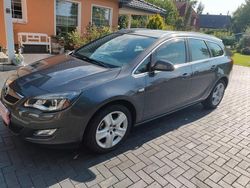 Grau Gebraucht 2010 Opel Astra Sport Kombi | 5.000 € (Fairer Preis)