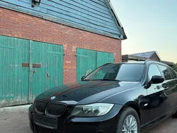 Schwarz Gebraucht 2011 BMW 318 Kombi | 2.200 €