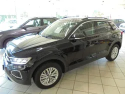 Schwarz Gebraucht 2023 VW T-Roc Life SUV | 37.499 € (Teuer)