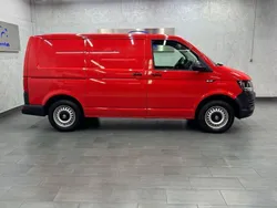 Rot Gebraucht 2016 VW T6 Van | 14.900 €
