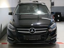 Schwarz Gebraucht 2015 Mercedes B200 Van / Kleinbus | 13.190 € (Fairer Preis)