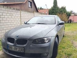 Grau Gebraucht 2010 BMW 330 Sport Line Coupé | 9.000 € (Fairer Preis)