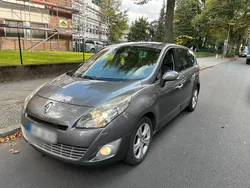 Grau Gebraucht 2011 Renault Scénic III Van / Kleinbus | 2.200 € (Superpreis)