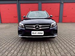 Blau Gebraucht 2018 Mercedes GLC250 AMG line SUV | 27.200 € (Fairer Preis)